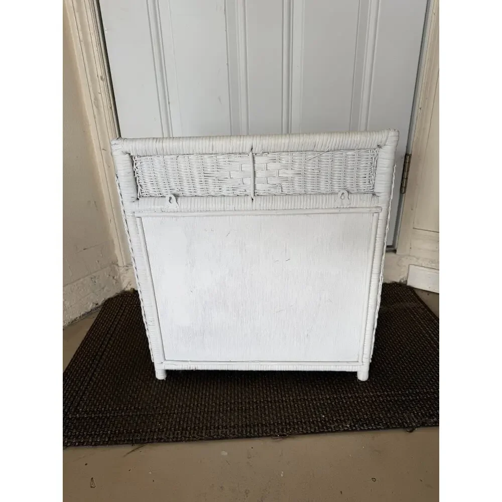 Vintage White Wicker Bathroom Wall Cabinet Vanity Shelf 2-Door Rattan Hanging